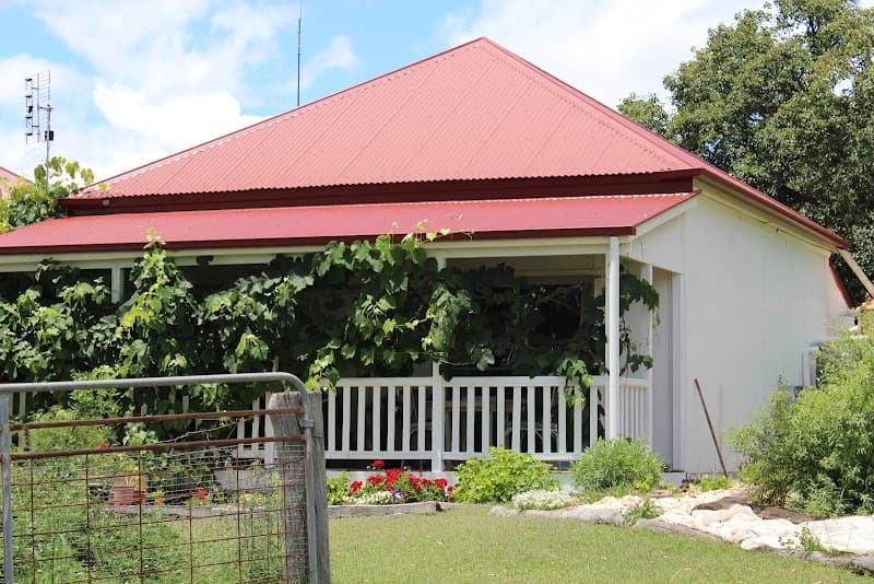 Glenlyon Dam Holiday Cottage & Farmstay in 162 Walker Rd, QLD