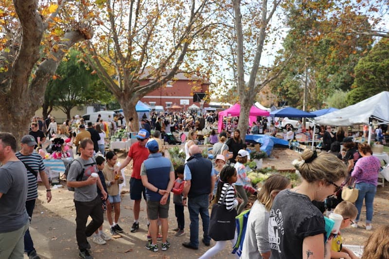 Elwood Farmers' Market in Elwood Primary School, VIC